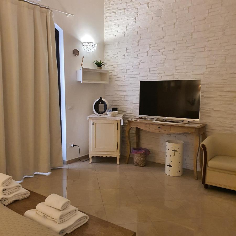 White Suite Polignano 08 โปลีญาโนอามาเร ภายนอก รูปภาพ