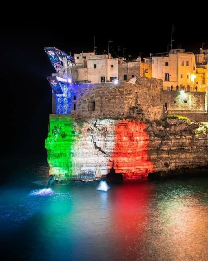 White Suite Polignano 08 โปลีญาโนอามาเร ภายนอก รูปภาพ