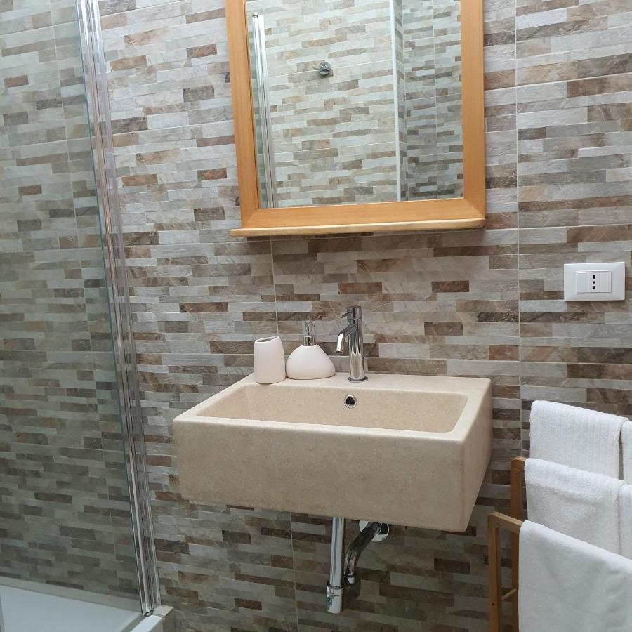 White Suite Polignano 08 โปลีญาโนอามาเร ภายนอก รูปภาพ